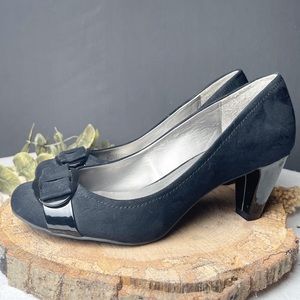 Karen Scott- Bow Tie Heels- Sz. 10